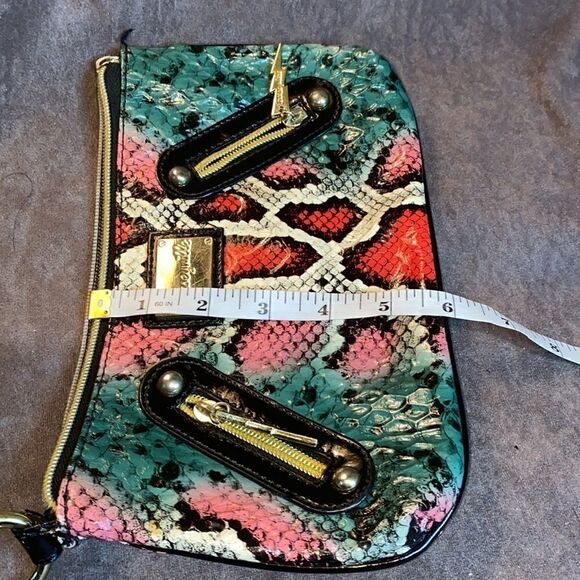 Betseyville wristlet *Sale* Bundle 2 purses for $60 - Picture 5 of 7